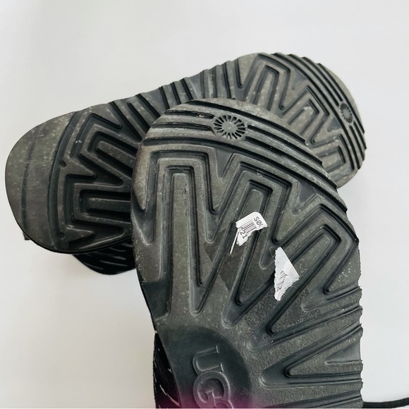 Star Wars UGG winter boots size 5 kids - Picture 4 of 7